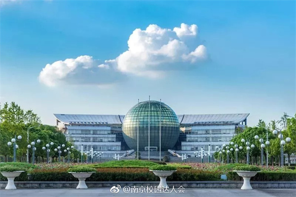 扬杰科技获得实用新型专利授权：“提高沟道区面积的SiCVDMOSFET”
