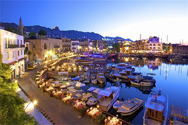 工、农、中行再攀新高！银行板块持续高热 今日“新高牛”扫描 这些方向占比也高